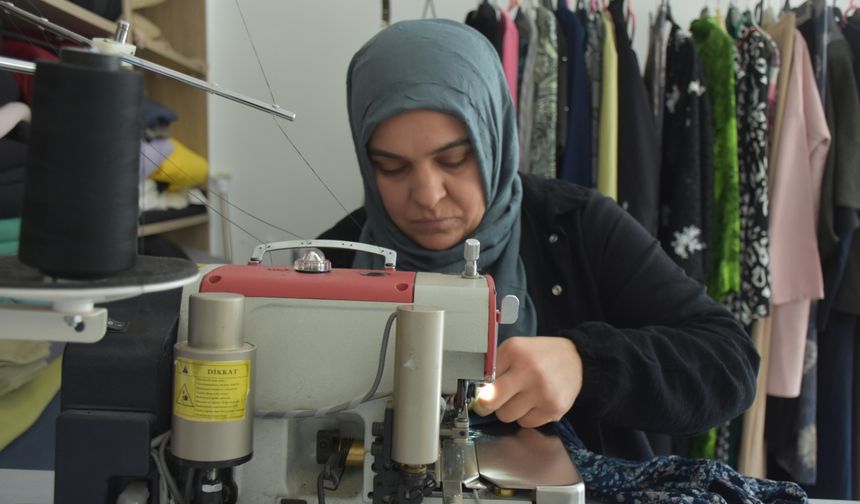 Terzilik Kursu İki Çocuk Annesine Gelir Kapısı Oldu