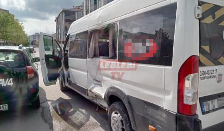 İki Servis Çarpıştı Öğrenciler Panik ve Korkuyu Yaşadı