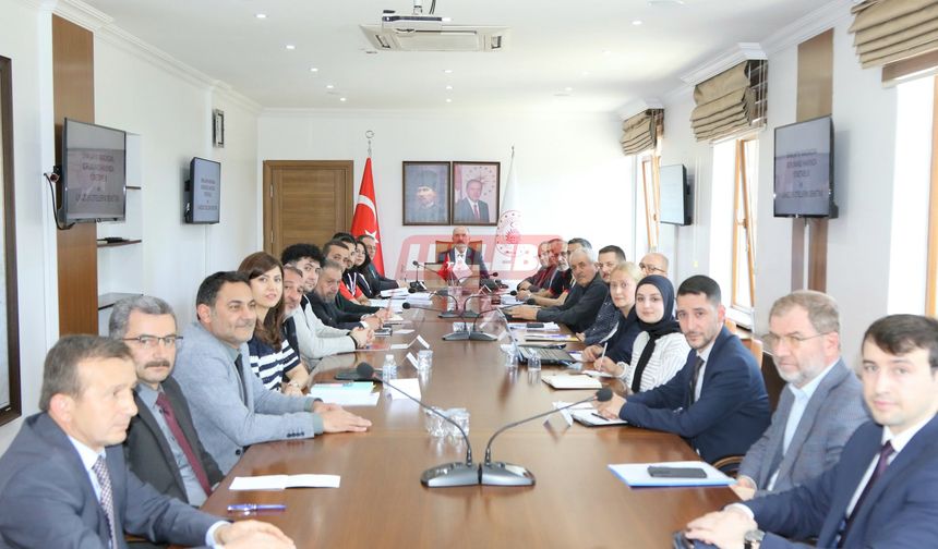 Vali Çalgan, Konaklama Tesisi Temsilcileri İle Yangın Yönetmeliğini Görüştü