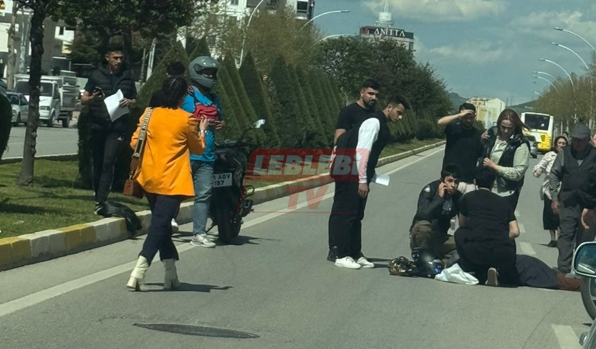 Motosiklet Yayaya Çarptı: 1 Yaralı