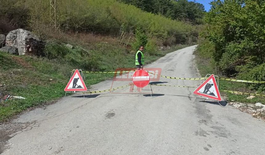 Laçin Yeşilgöl Yolu Çalışma Nedeniyle Kapatıldı