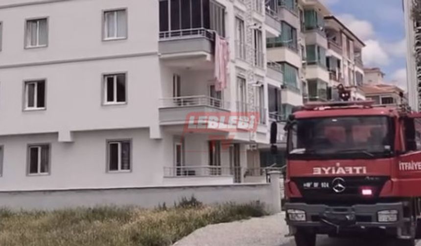 Asansör Dairesinde Yangın Çıktı Mahalle Sokağa Döküldü