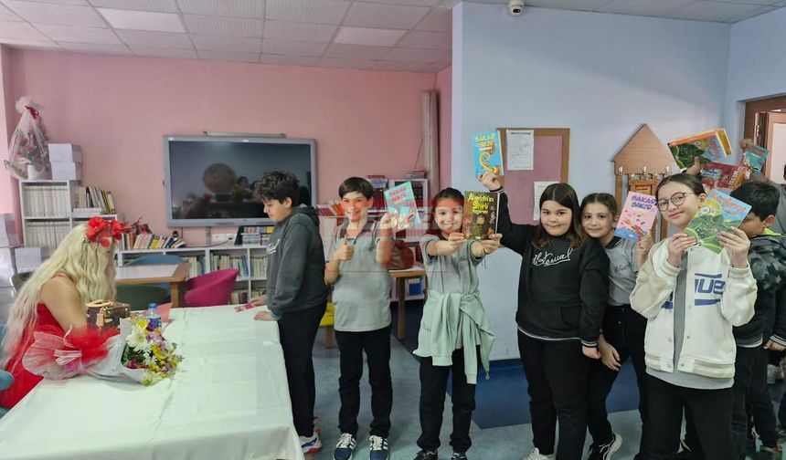 Yazar Sin Eren, Mustafa Kemal Ortaokulu’nda Öğrencilerle Buluştu