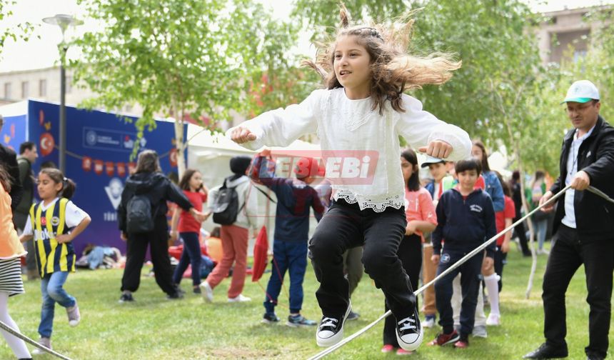 2024-2025 Eğitim Öğretim Yılı Dönem Sonu Faaliyet Haftasının Teması “Aile ve Oyun”