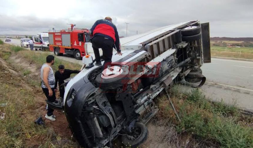 Devrilen Kamyonetin Sürücüsü Ölümden Döndü