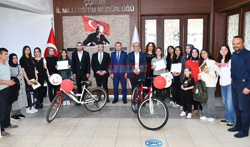 "Resim ve Tişört Tasarım Yarışması Sonuçlandı: Yetenekler Ödüllendirildi"