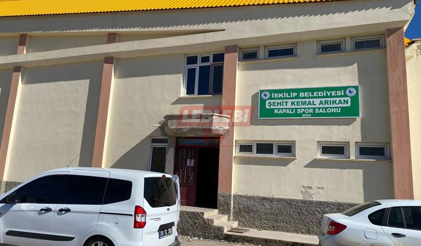 İskilip Belediyesi, Şehit Kemal Arıkan Kapalı Spor Salonu’nu Onarıyor