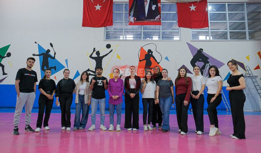 Üniversitenin Koridorlarına Renk Geldi
