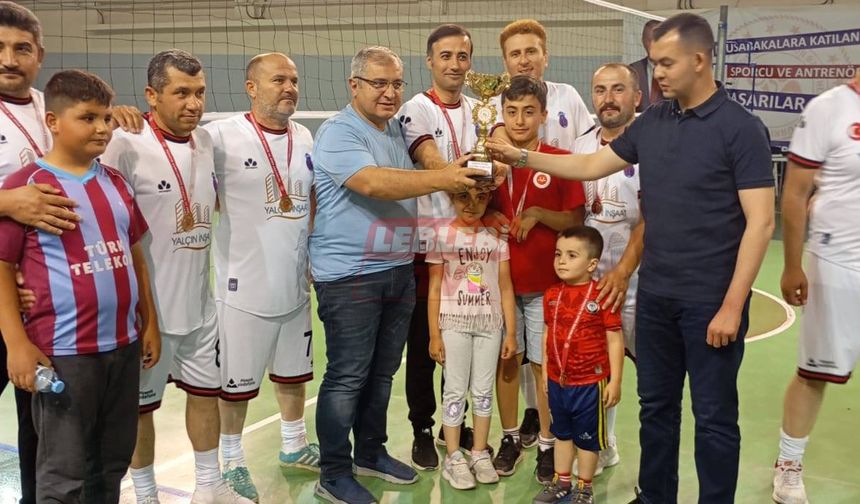 Voleybol Turnuvasının Şampiyonu Bayat Belediyesi
