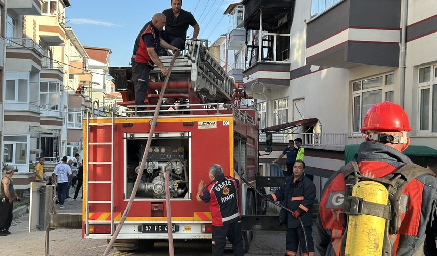 Apartman Dairesinde Çıkan Yangın Söndürüldü