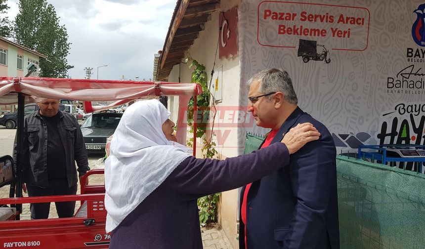 Başkan Ünlü Sebze Pazarında İncelemelerde Bulundu
