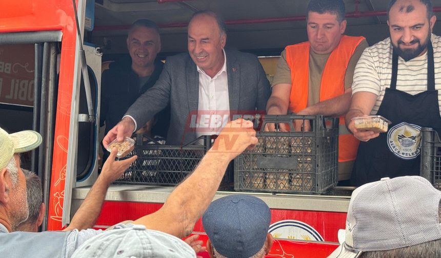 Başkan Arslan Aşure Dağıttı