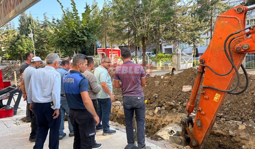 Bayat Belediyesi Beyazıt Caddesi’nde Yağmur Suyu Hattı Döşedi