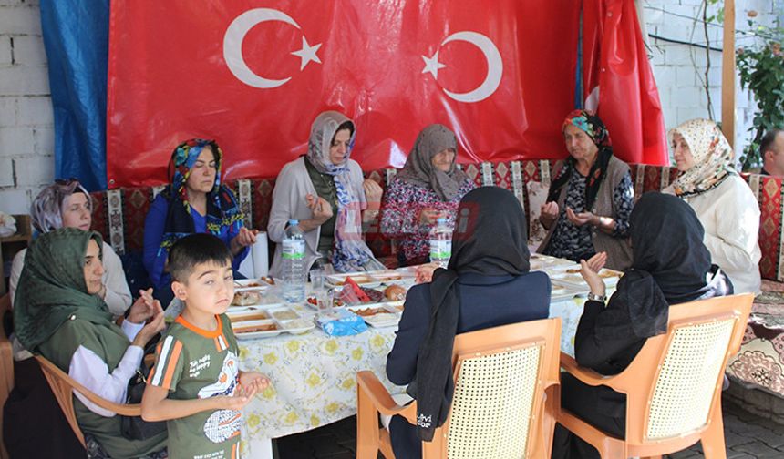 Protokol Eşleri Şehit Mevlidine Katıldı