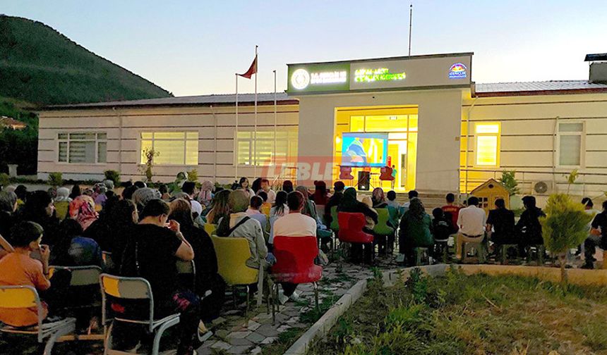 Laçin’de Açık Hava Sineması Keyfi