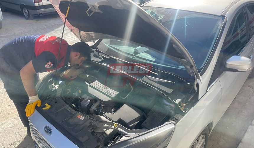 Motor Kısmına Giren Yavru Kedi Ekiplerce Kurtarıldı