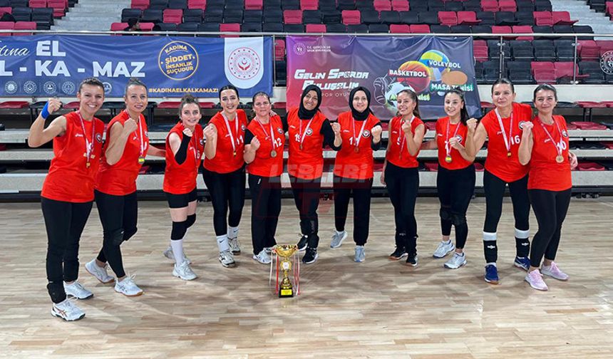 Kamu Spor Oyunları Kadınlar Voleybol Müsabakalarında Valiliğin Takımı Birinci