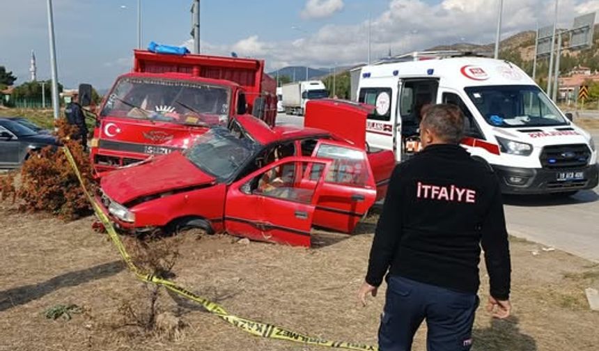 Eski Muhtar Feci Kazada Can Verdi