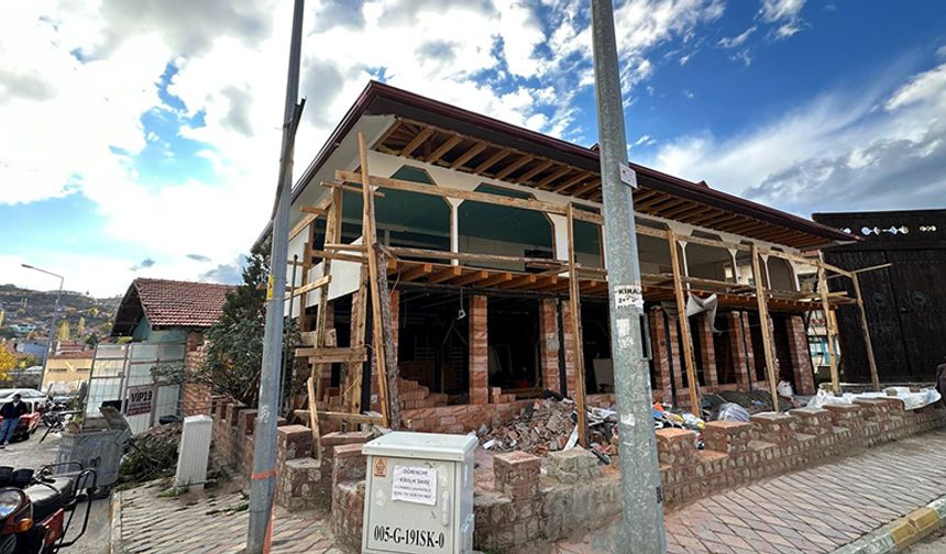 Köprü Yanındaki Yapı Sosyal Tesise Dönüştürülüyor