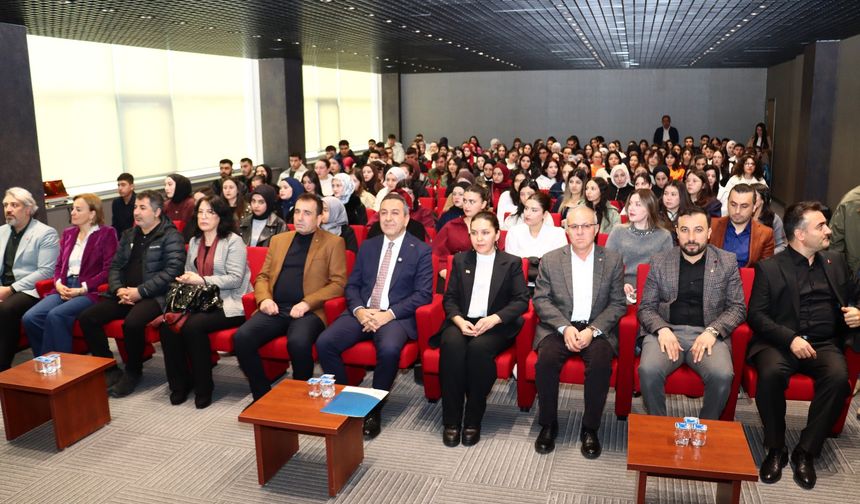 Sungurlu Belediye Başkanı Dere, Üniversite Öğrencileriyle Buluştu