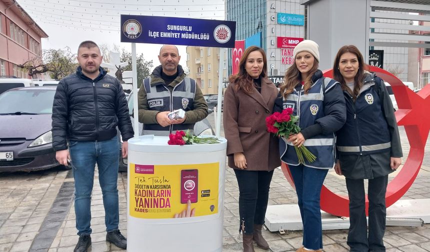 Polis Ekiplerinden Kadınlara KADES Tanıtımı Yapıldı