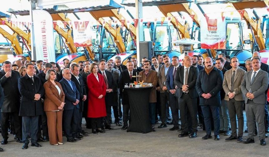 Mecitözü’ne Hibe Edilen Kamyonu Başkan Aylar Teslim Aldı