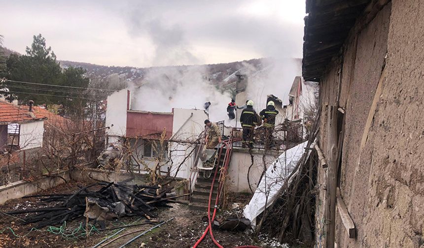 Yozgat’ın Köyünde Başlayan Yangına Boğazkale Belediyesi Müdahale Etti