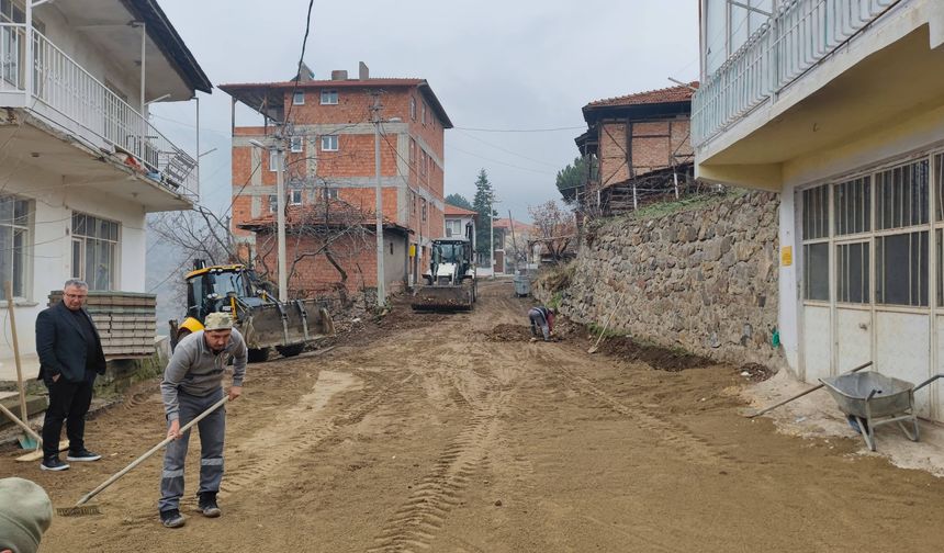 Oğuzlar’da Yollar Kilit Taşı İle Döşeniyor