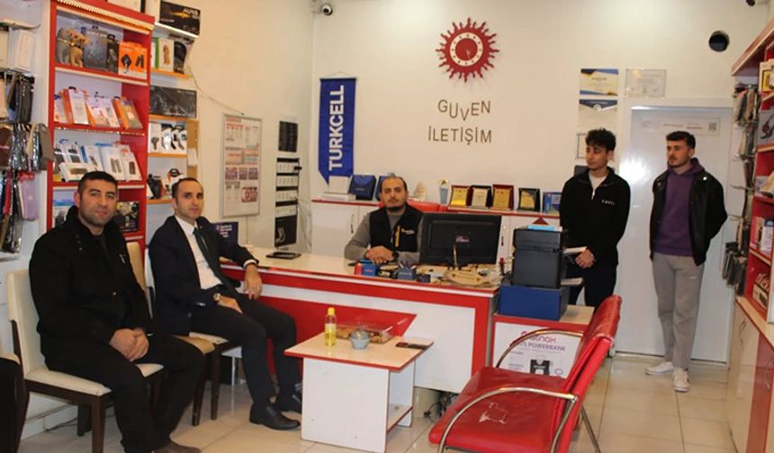 Kaymakam Polat Yılın Sonra Saatlerinde De Ziyaretlerini Sürdürdü