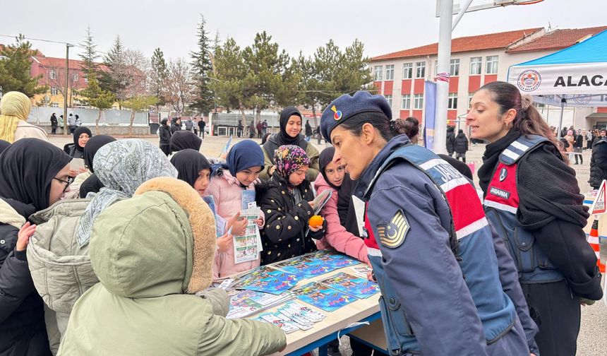 Alaca Ve Dodurga'da "Tutum, Yatırım Ve Türk Malları Haftası" Kutlandı