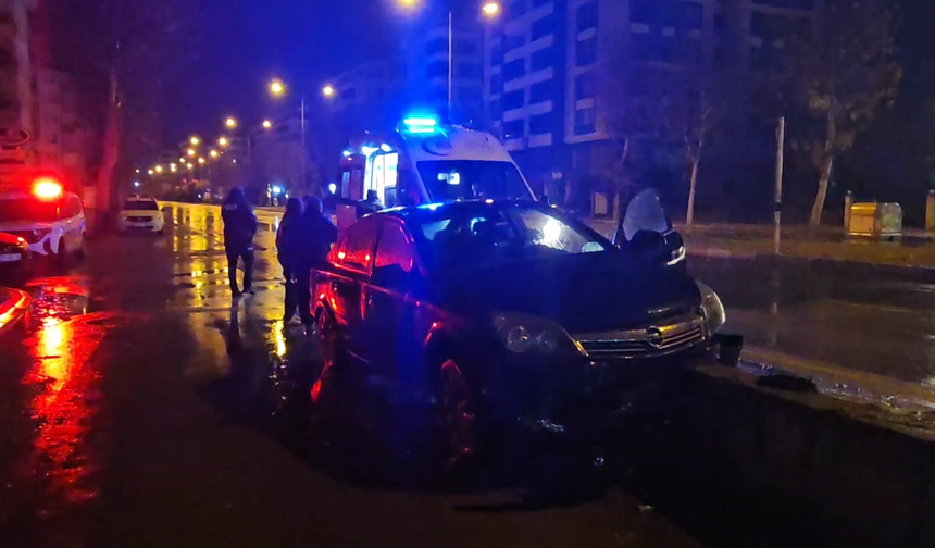 Yağışlı Hava Kazaya Neden Oldu: 3 Yaralı