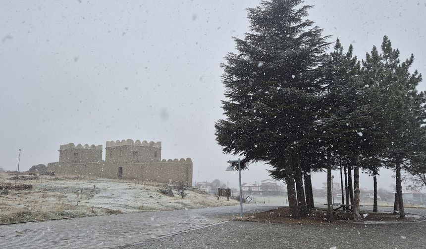 Hattuşa Antik Kenti Beyaza Büründü