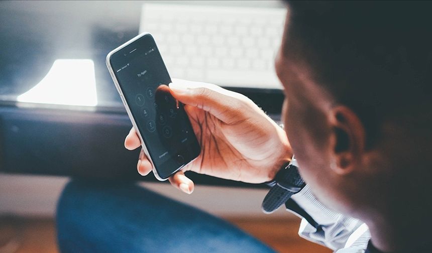 Uzmanından Uyarı! Telefon Kullanırken Bu Hatayı Sakın Yapmayın