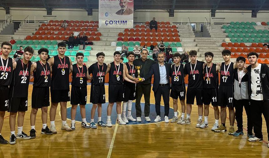U-16 Erkekler Basketbolda Ödüller Sahiplerini Buldu