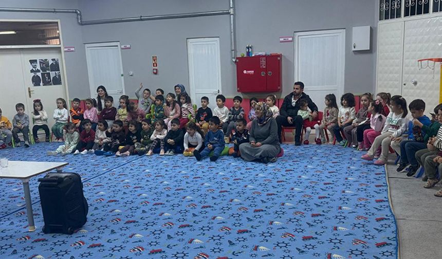 Çocuklar Hazırladıkları Deneyi Okul İle Paylaştı