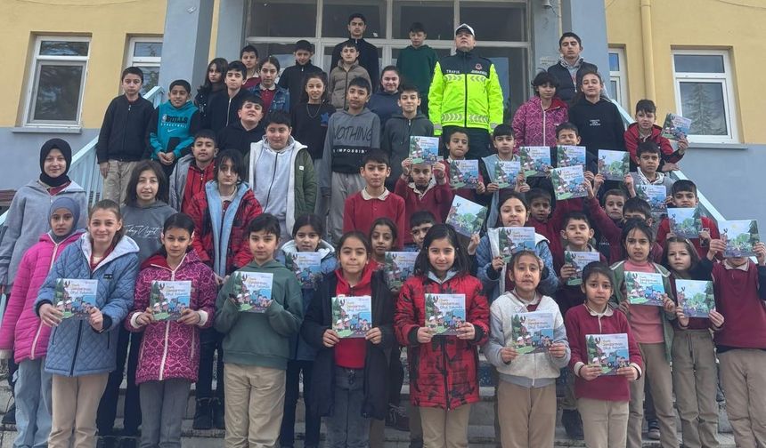 Öğrenciler Trafik Kurallarını Eğlenerek Öğrendi