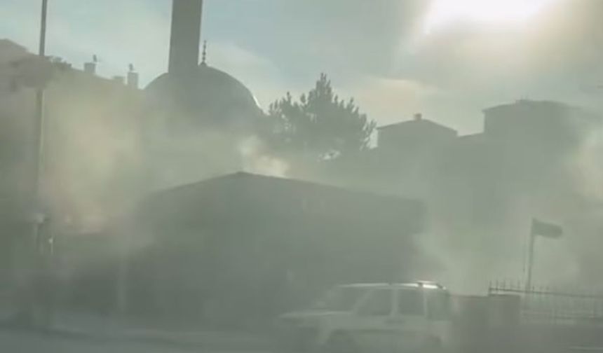 Kuruyemişçide Yangın Paniği!