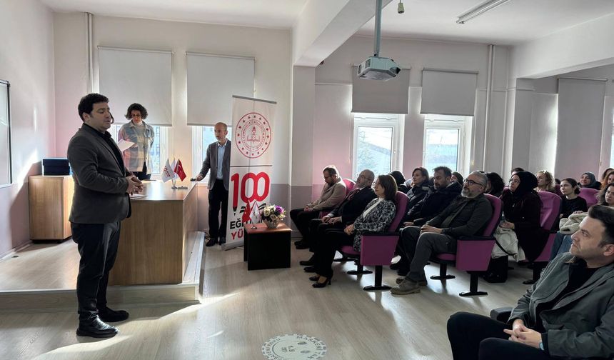 Milli Eğitimden Öğretmenlere Yazarlık Eğitimi