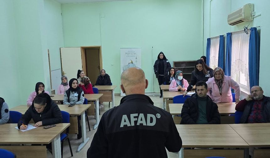 Yurt Personeline Sivil Savunma Eğitimi Verildi