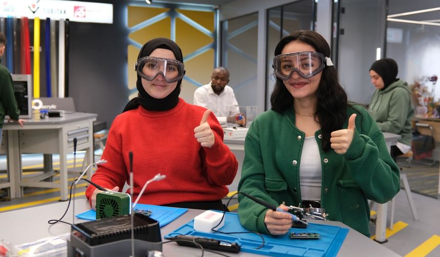 Milli Teknoloji Atölyesi’nde Gençler, Başımıza İcat Çıkaracak