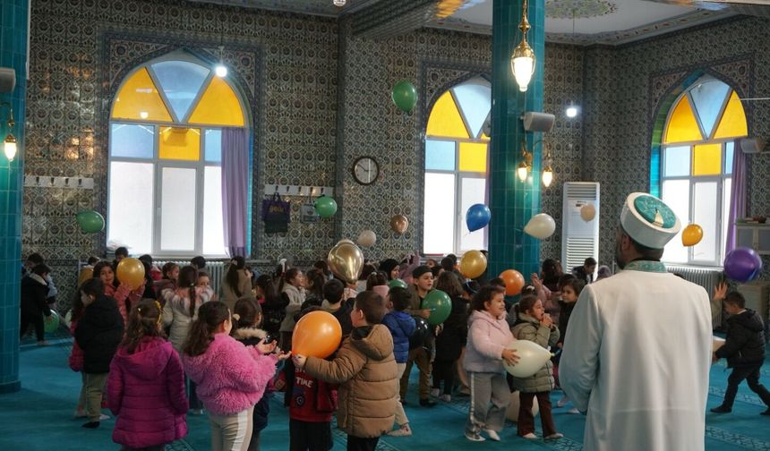 Osmancık Belediyesi’nden Camide Çiçek Açtıran Etkinlik