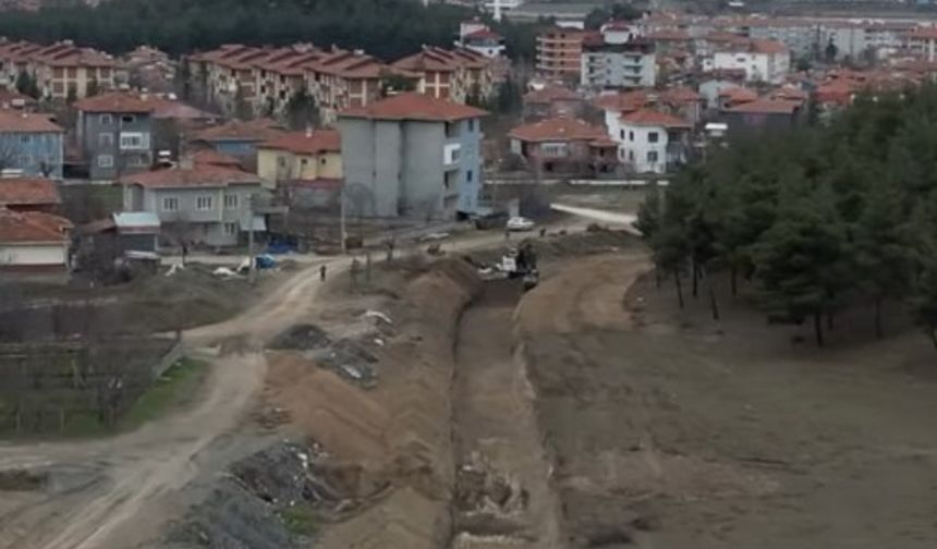 Osmancık Belediyesi İlçede Dere Islah Çalışması Başlattı