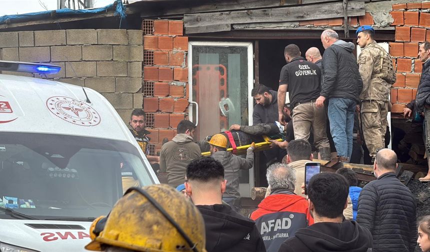 Maden Ocağı Göçtü! Mahsur Kalanlar Var