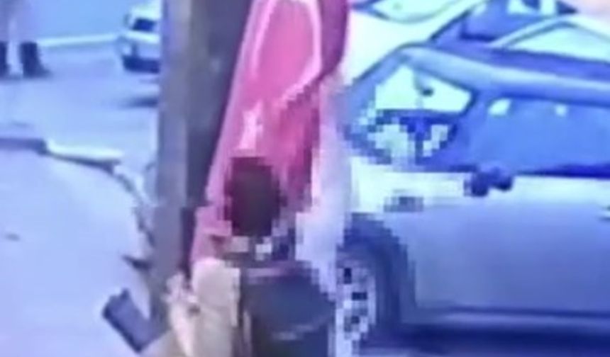 Mega Kentte Bayrağımıza Alçak Saldırı! İndirdi, Üzerine Bastı ve Kayda Aldı