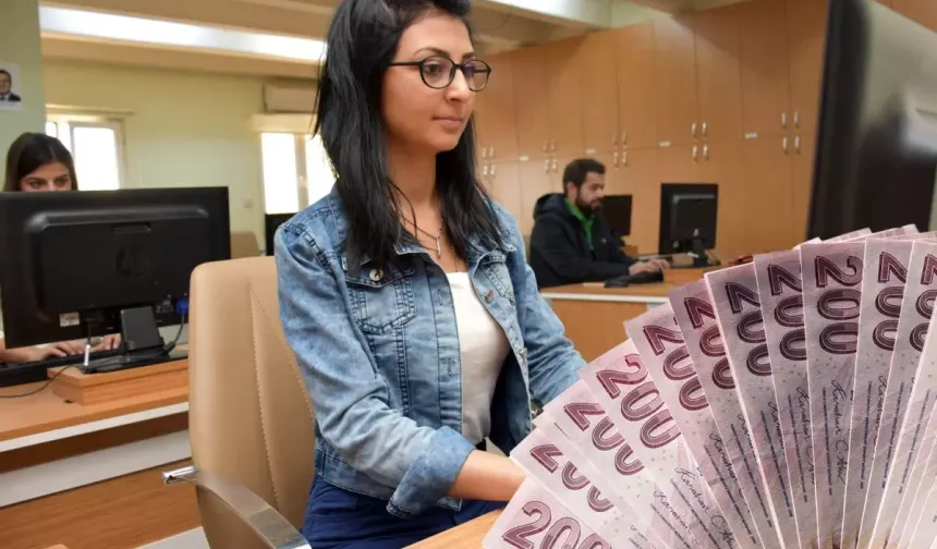 Memurlara Yılda İki Kez İkramiye Teklifi Meclise sunuldu