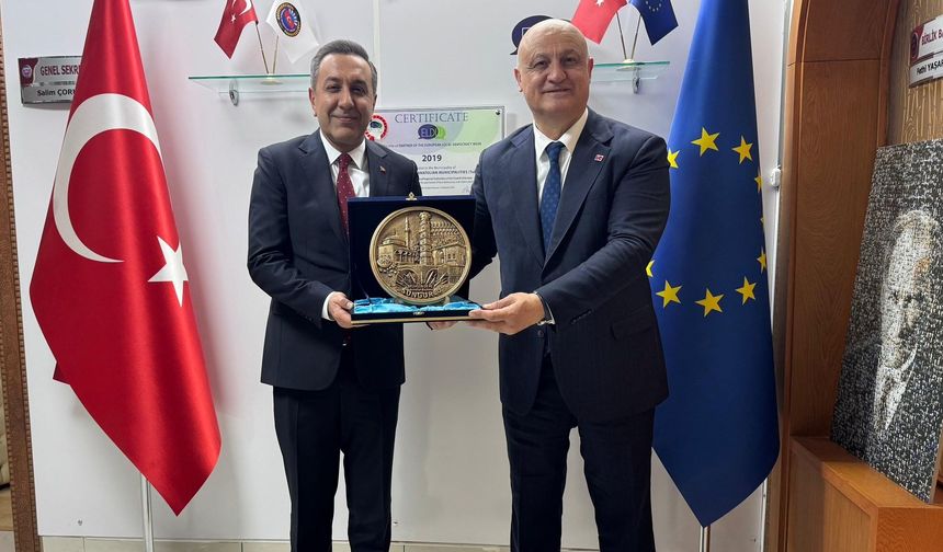 Başkan Dere, Çoruk’la Projeleri İstişare Etti