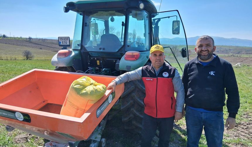 Taş, Sahada Çiftçilerin Yanında Olmaya Devam Ediyor