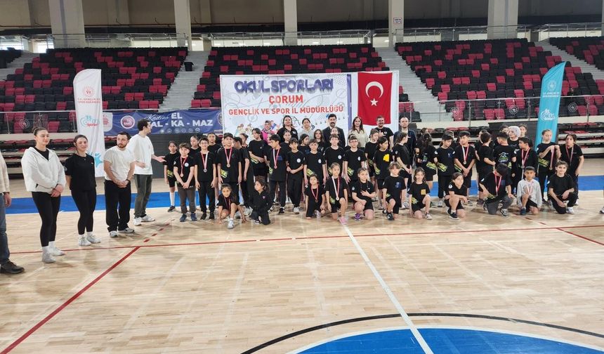 Cimnastik Parkur Müsabakalarında Sporcular Göz Doldurdu