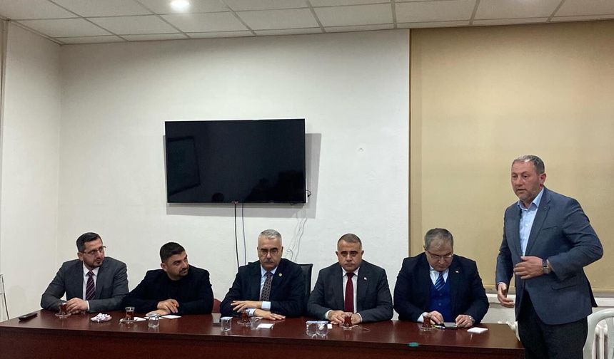 AK Parti Bayat’ta Muhtarı Dinledi