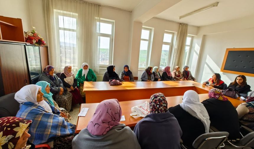 Kadın Çiftçiler Üretimle İlgili Bilgilendirildi